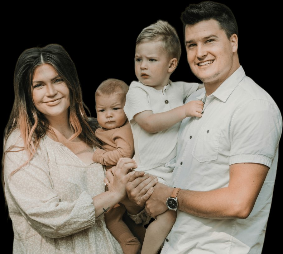 Šťastná rodina s dvěmi dětmi